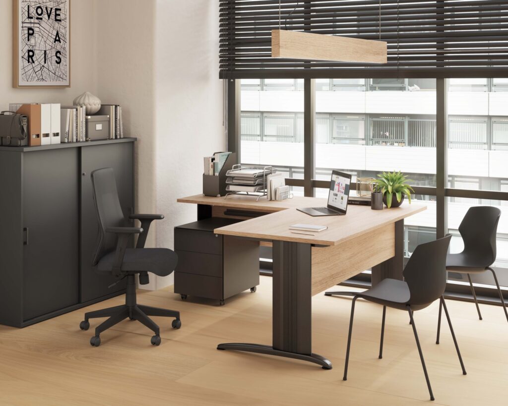 Bureau standard en angle Valence